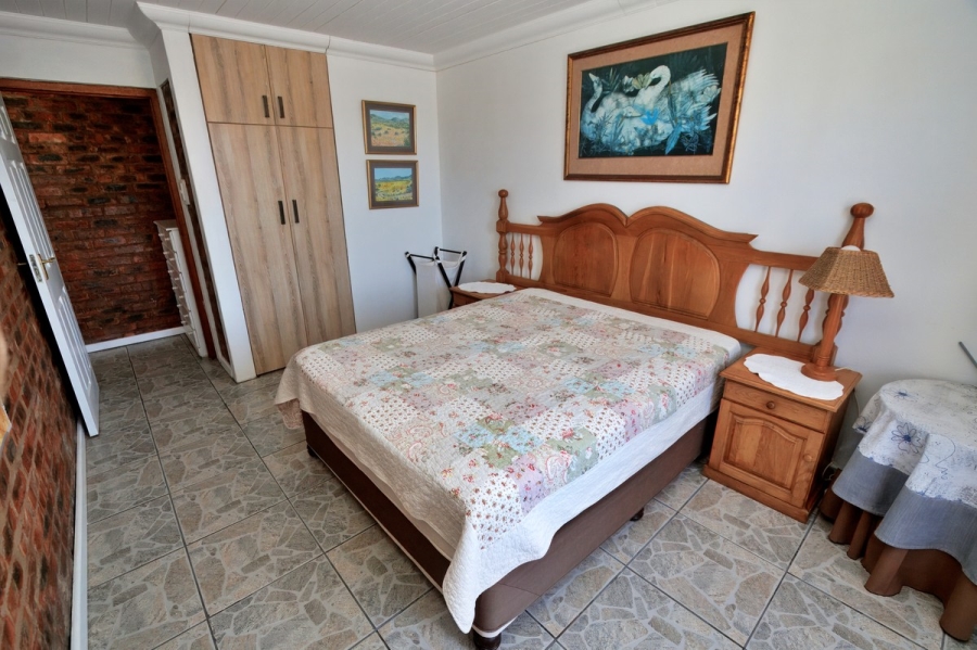 4 Bedroom Property for Sale in Stilbaai Wes Western Cape